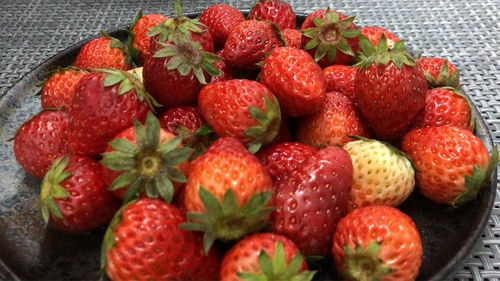 草莓不要直接吃了，试试这种做法，香甜酸爽无添加，放一个月不坏